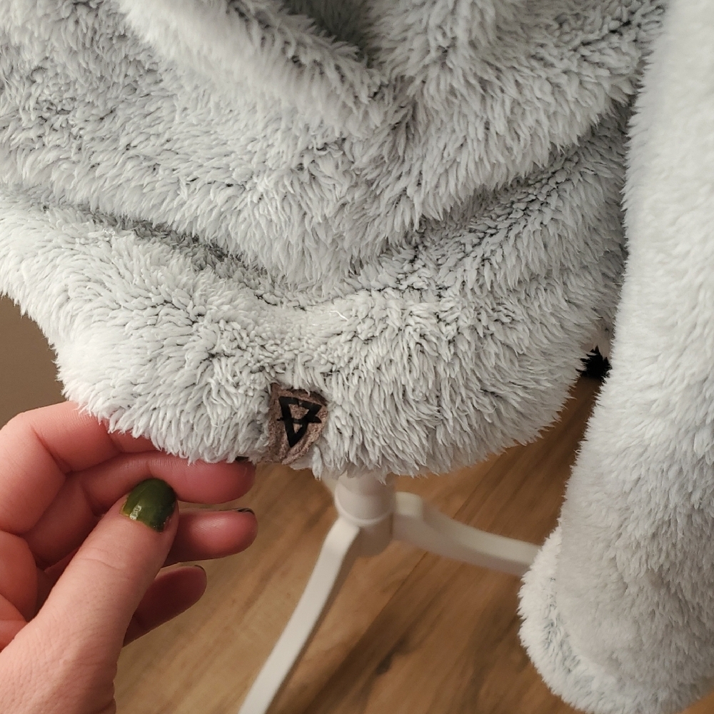 Cozy Gray Button-Up Women's Sweater - Picture 4 of 10